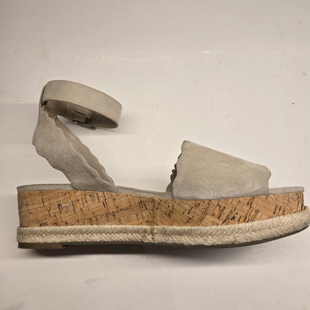 Marc Fisher Faithful Beige Suede Flatform Sandal 9.5 Espadrille Scalloped Boho - Picture 2 of 10